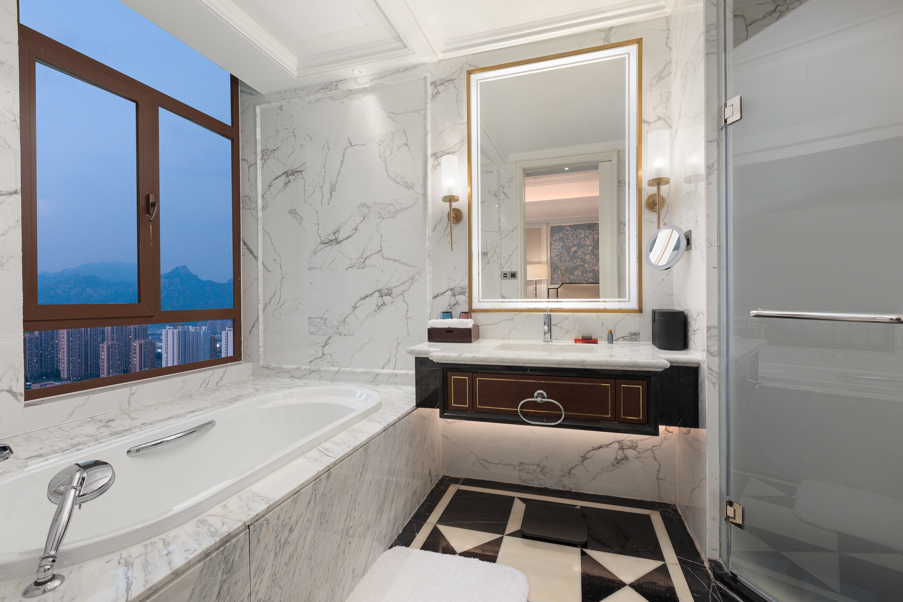 Guest room bath at the Wyndham Taian West in Taian, Other than US/Canada